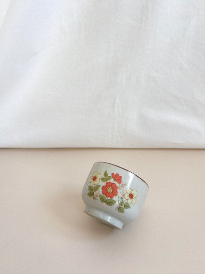 Tasse à fleurs